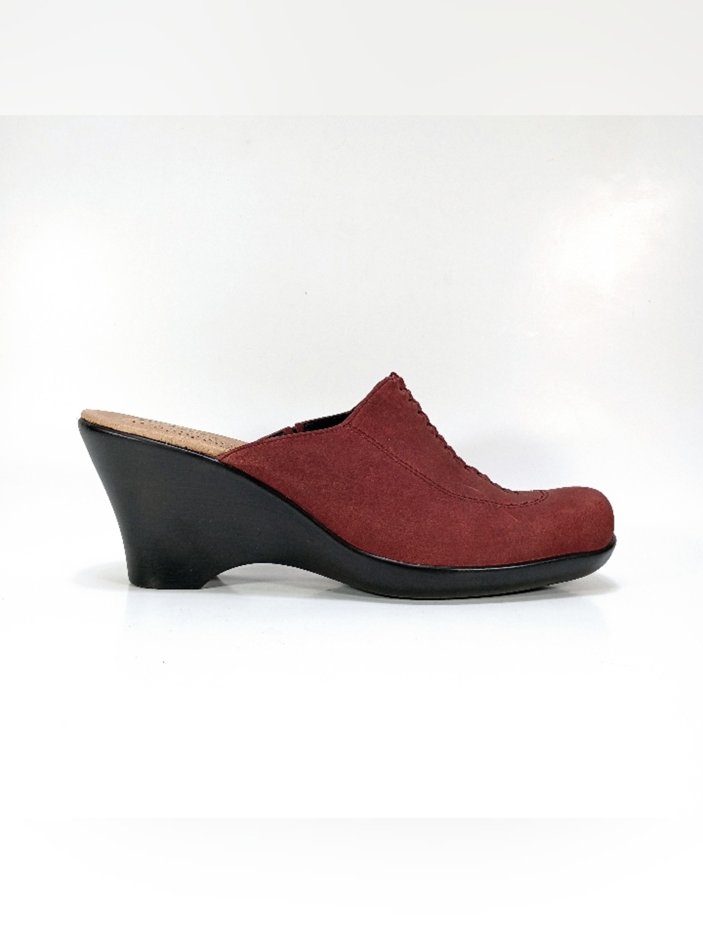 Clarks Womens 8 Maroon Suede Wedge Heel Slip On Mules